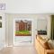 BRAND NEW! Modern Houses For Contractors & Families with FREE PARKING, FREE WiFi & Netflix By REDWOOD STAYS