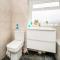 Sleek and Stylish 3 Bed in Greenock - Sleeps 8