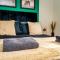 Sleek and Stylish 3 Bed in Greenock - Sleeps 8