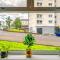 Sleek and Stylish 3 Bed in Greenock - Sleeps 8