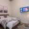 McCormick 3Br-2Ba Family unit for up to 8 guests with Optional parking & Gym Access - Чикаго