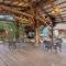 Stonegate Lodge King Bed, 2mi to Historic DTWN Salt Water Pool Room #206