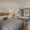 Stonegate Lodge 2 Queen Beds Fast WIFI 50" TV Salt Water Pool Room #207