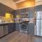 McCormick 2Br-2Ba family unit for up to 8 guests with Optional Parking & Gym Access - Чикаго