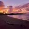 Oceanfront true 2 bedroom w/lanai on Molokai - Ualapue