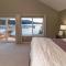 Juneau Oceanfront Home Overlooking Auke Bay - Mendenhaven