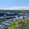 About Time Meva - stylish two-bedroom, dog-friendly home-from-home with parking and garden