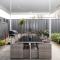 Luxury home in Christies Beach with King Bed, NBN, Netflix, 3Bed 2Bath