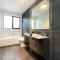 Luxury home in Christies Beach with King Bed, NBN, Netflix, 3Bed 2Bath