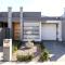 Luxury home in Christies Beach with King Bed, NBN, Netflix, 3Bed 2Bath