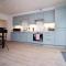 Spacious 2 Bedroom Apartment with Free parking