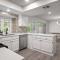 The Modern Indio Large Family Home With Pool And Spa