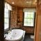 Treehouse in Maine woods- The Grand Oak