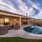 Desert Noir Modern Chic Pool Retreat - إنديو