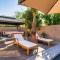 The Crescendo Stylish Modern Pool Home - إنديو