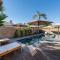 The Crescendo Stylish Modern Pool Home - إنديو