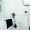 A modern home close to city centre with parking - Killingbeck