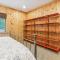 Enjoy this stunning Log home with open floor plan and tons of natural lighting Ridgetop - Killington