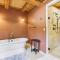 Enjoy this stunning Log home with open floor plan and tons of natural lighting Ridgetop - Killington