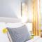 Apartment Located in Historic District Mins to Downtown, Beaches & Convention Center