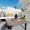 Bright spacious getaway close to the Sea