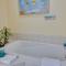 Sunny Fort Walton Beach Condo - Walk to Ocean!