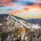 Thomas Trail - Game Room, Fire Pit, 1 min to Ski Mountain & Shared Beach! - Bridgton