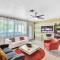 Heated pool, parking, 5 min walk to food and fun! - Fort Lauderdale