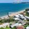 Spacious Beach Apartment Yeppoon - ARay at Cooee Bay - Apt B