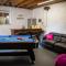 Oak House - sleeps 10 with Bar & Games room - Reighton