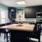 Comfy Apt, Top Floor, Excellent Kitchen