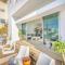 Malibu Breeze - hot tub, ocean view, steps to beach