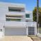 Malibu Breeze - hot tub, ocean view, steps to beach