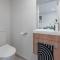 Urban Nest - Entire Townhouse and Free Parking