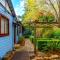 KUBBA ROONGA GUESTHOUSE - Boutique Luxury Spa Retreat & Gardens - Blue Mountains