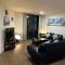 Discover Comfort and Style - Your Elegant Stay Offers a 2-Bedroom Haven with Free Secure Parking and Coffee! - 伯明翰