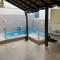 Sobrado com piscina no Santinho