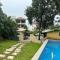 Jacuzzi Hut Staycation