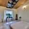 StayVistas The River Villa - Pet-Friendly Riverside Villa with Lawn & Bonfire