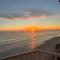 Daytona Beach Shores Ocean Front Balcony 2Beds 2BA King STE and 2Queens - Shores Club 805
