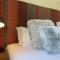 109 Simply Devine Hay St 2x2apt Poolgym - Perth