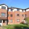 Apartment in Epsom With Free Parking
