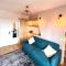 Rooms with fabulous view on Paris roofs