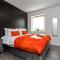 PREMIUM AIRPORT SUITE~Free Parking~LUXURY Condition~BALCONY~FANTASTIC Location Close To Train Station & Town Centre