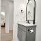 Luxe 3BR/2BA Near Downtown•Sleeps 9• Netflix•Wi-Fi