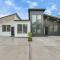 Luxe 3BR/2BA Near Downtown•Sleeps 9• Netflix•Wi-Fi