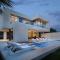 5-Star Villa Calma I with Heated Pool, Jacuzzi, Sea and Palm Tree Garden