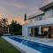 5-Star Villa Calma I with Heated Pool, Jacuzzi, Sea and Palm Tree Garden