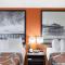 Super 8 by Wyndham Myrtle Beach/Market Common Area