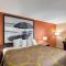 Super 8 by Wyndham Myrtle Beach/Market Common Area